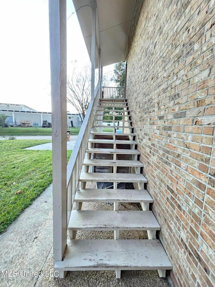 90 Porters Chapel Rd - Photo 2 of 22