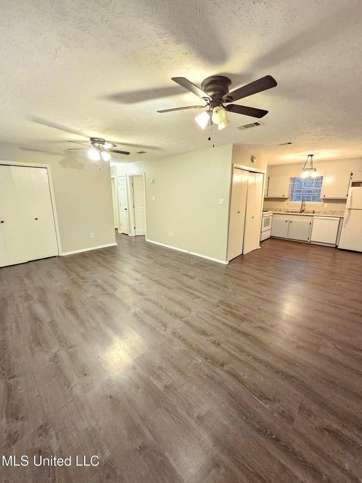 90 Porters Chapel Rd - Photo 3 of 22