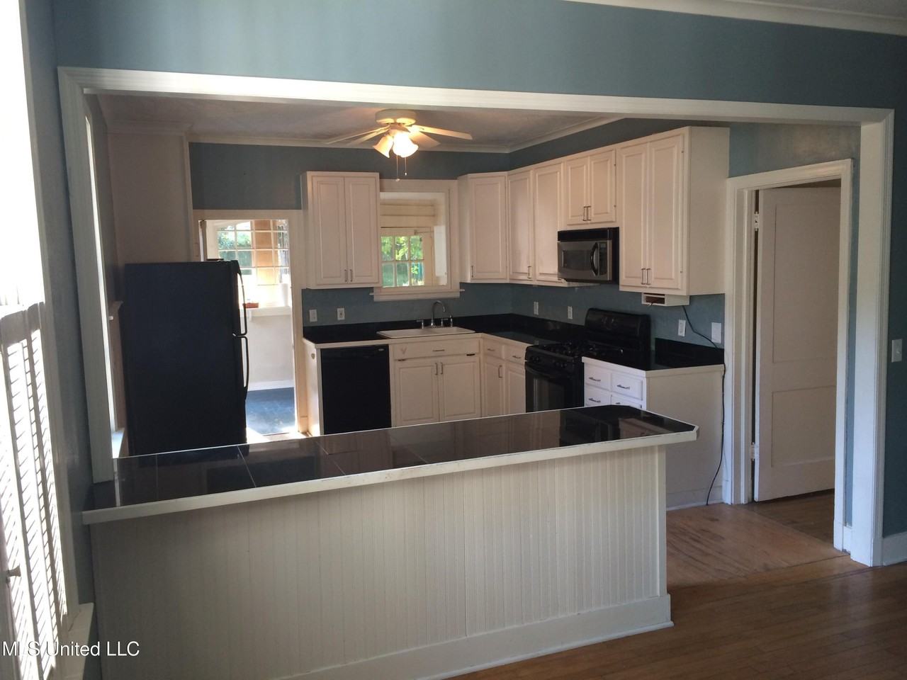 4056 Redwing Ave - Photo 4 of 18