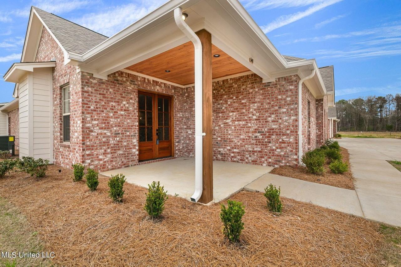 340 Freedom Ring Dr - Photo 7 of 50