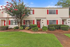 featured image of 167 Lakebend Cir