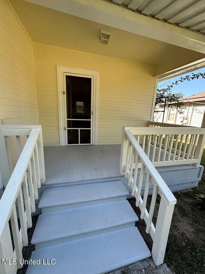 4485 Chichester Road - Photo 3 of 16