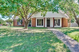 featured image of 301 White Oak Dr