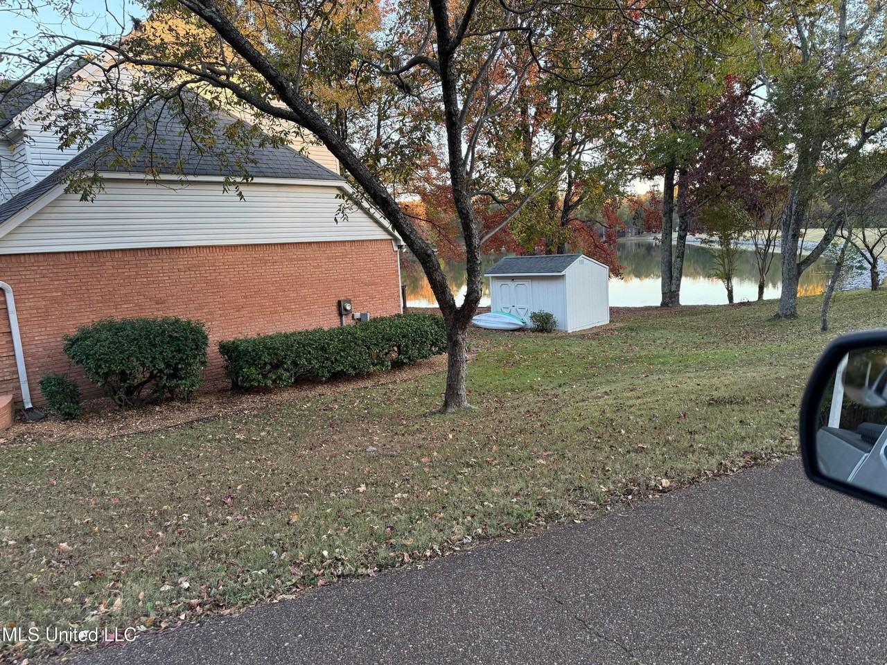 1327 Fox Chase Dr - Photo 2 of 17