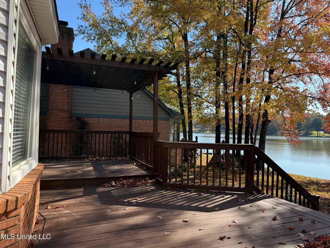1327 Fox Chase Dr - Photo 3 of 17