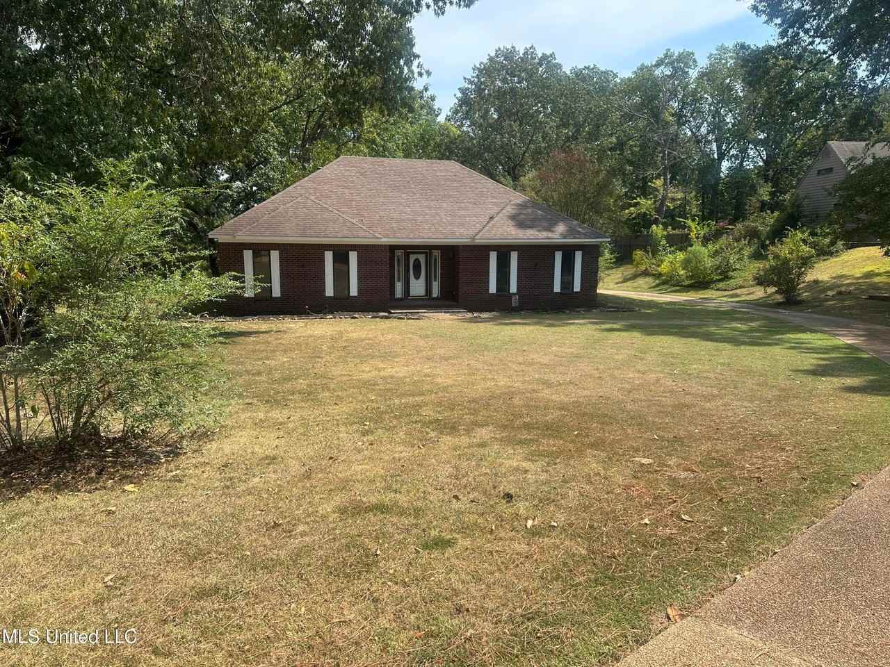 1580 Mount Pleasant Rd - Photo 2 of 19