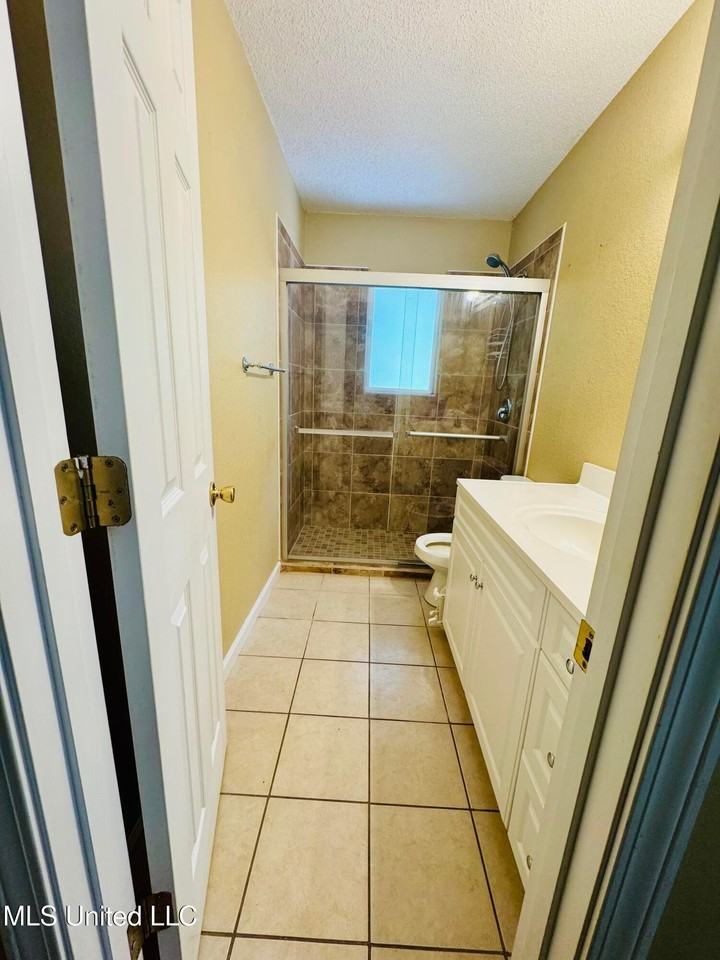 3108 Bemis Avenue - Photo 2 of 10