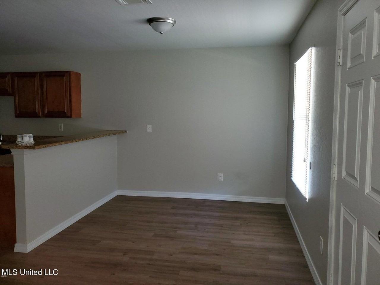 6075 W Ridley St - Photo 4 of 8