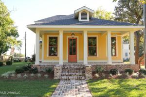 featured image of 3213 12th St