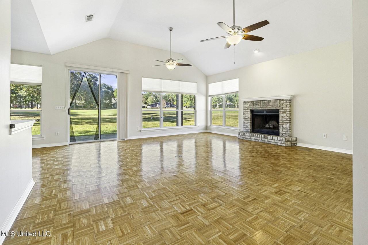 56129 Diamondhead Dr E - Photo 6 of 16