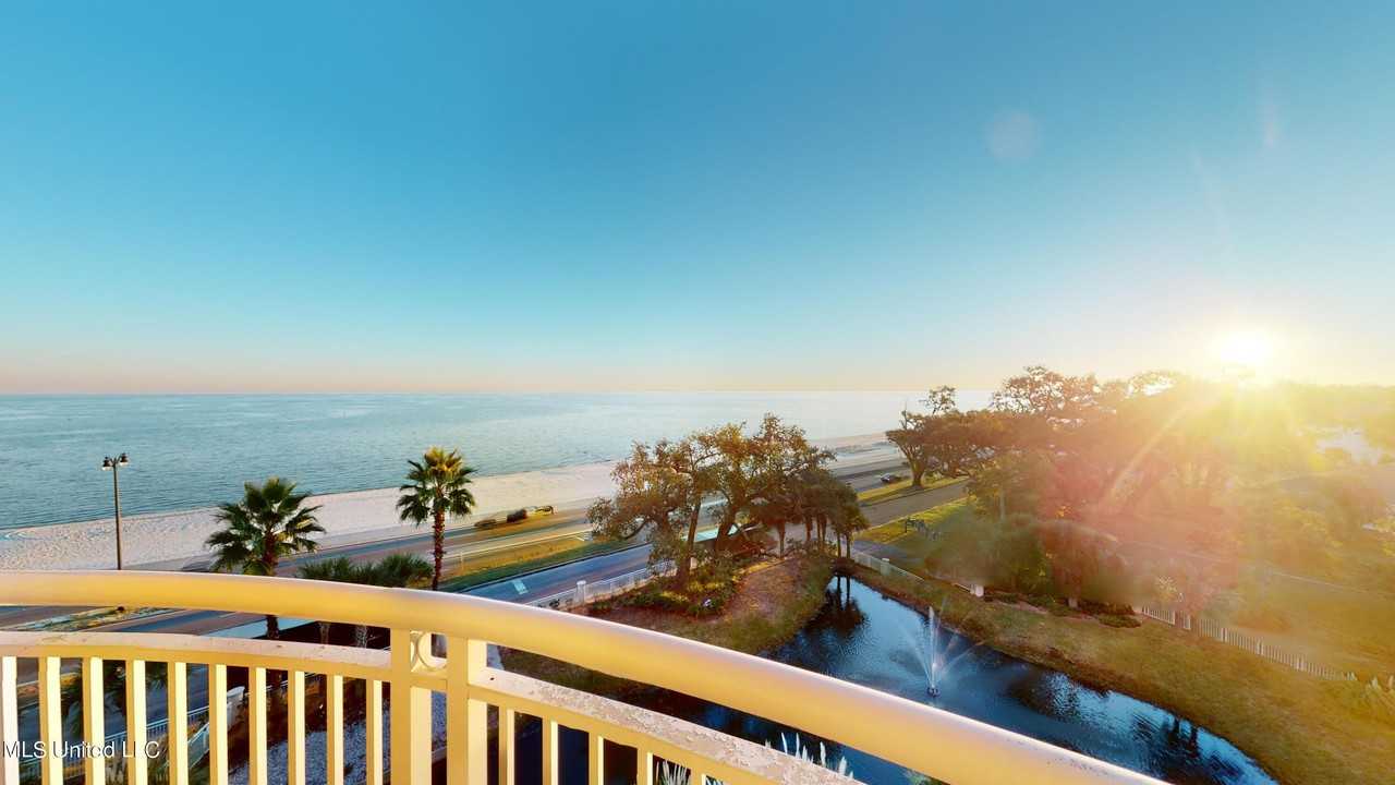 2228 Beach Dr - Photo 2 of 33