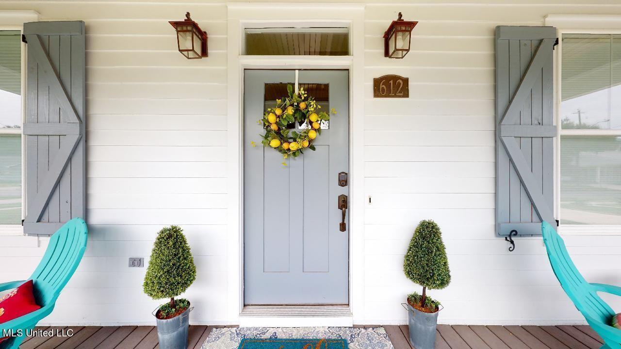 612 Allendale Ave - Photo 3 of 32