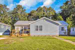 featured image of 1616 Hollywood Blvd