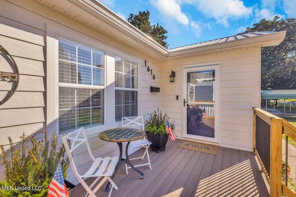 1616 Hollywood Blvd - Photo 4 of 25