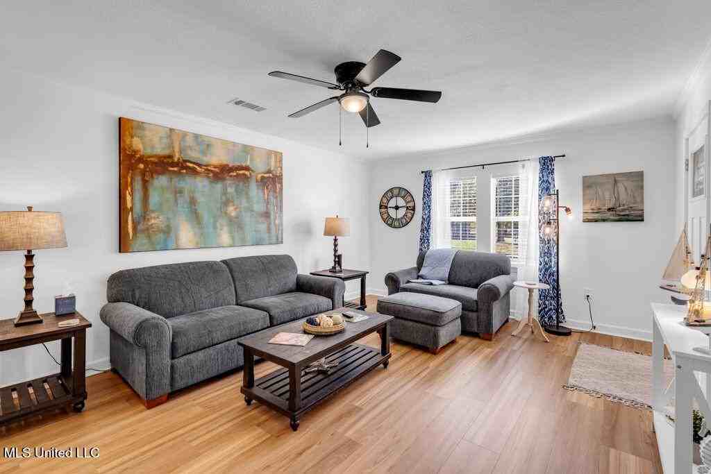 1616 Hollywood Blvd - Photo 5 of 25