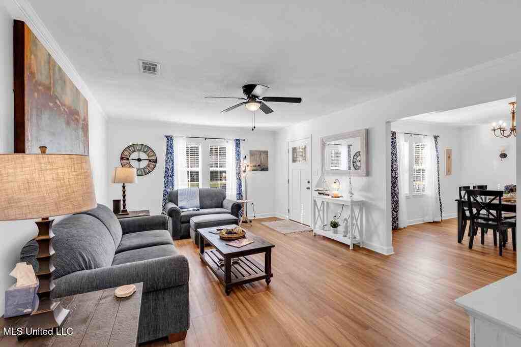 1616 Hollywood Blvd - Photo 6 of 25