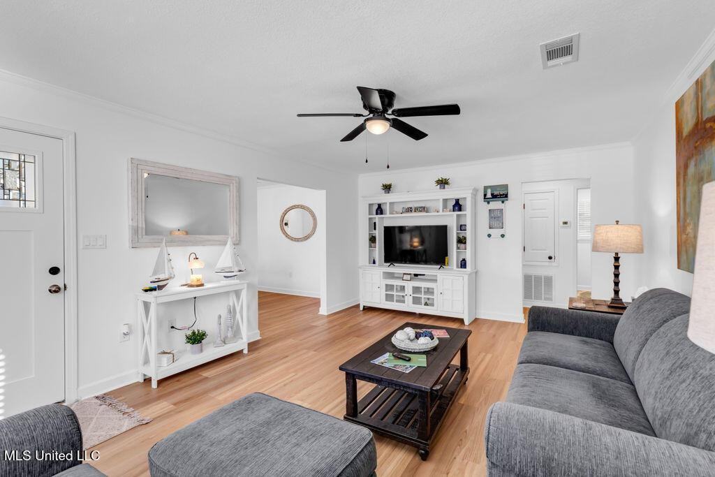 1616 Hollywood Blvd - Photo 7 of 25