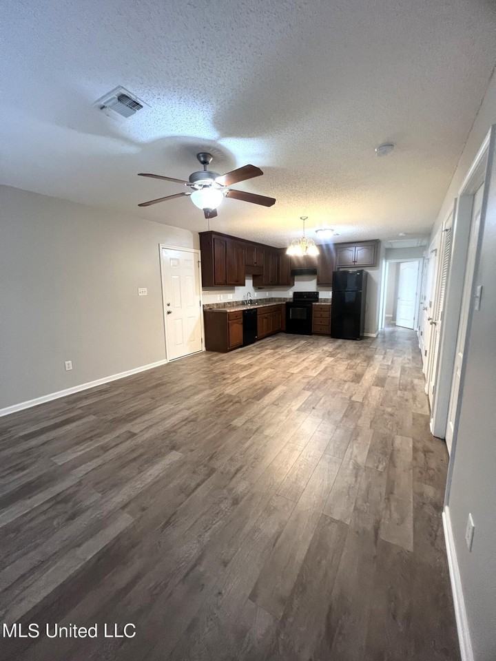 4 Ivy Cv - Photo 3 of 16