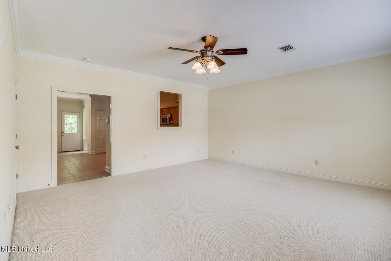 908 Jefferson Dr - Photo 3 of 19