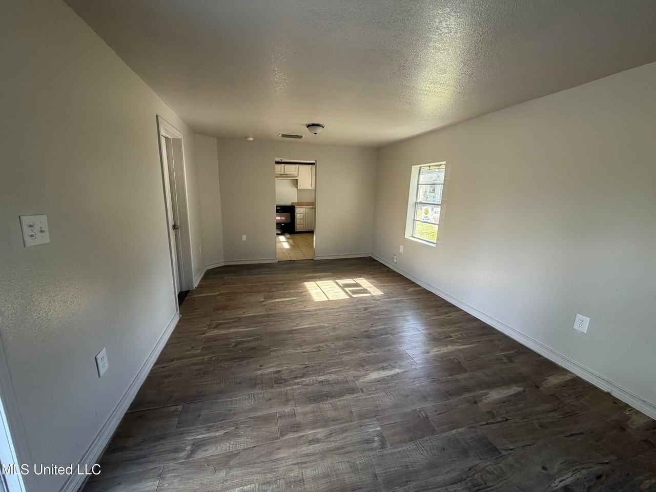 4148 Magnolia St - Photo 2 of 7