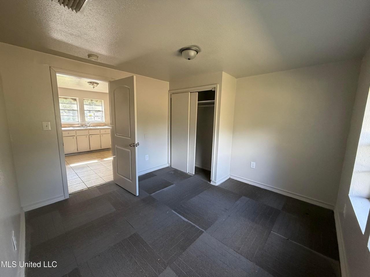 4148 Magnolia St - Photo 3 of 7