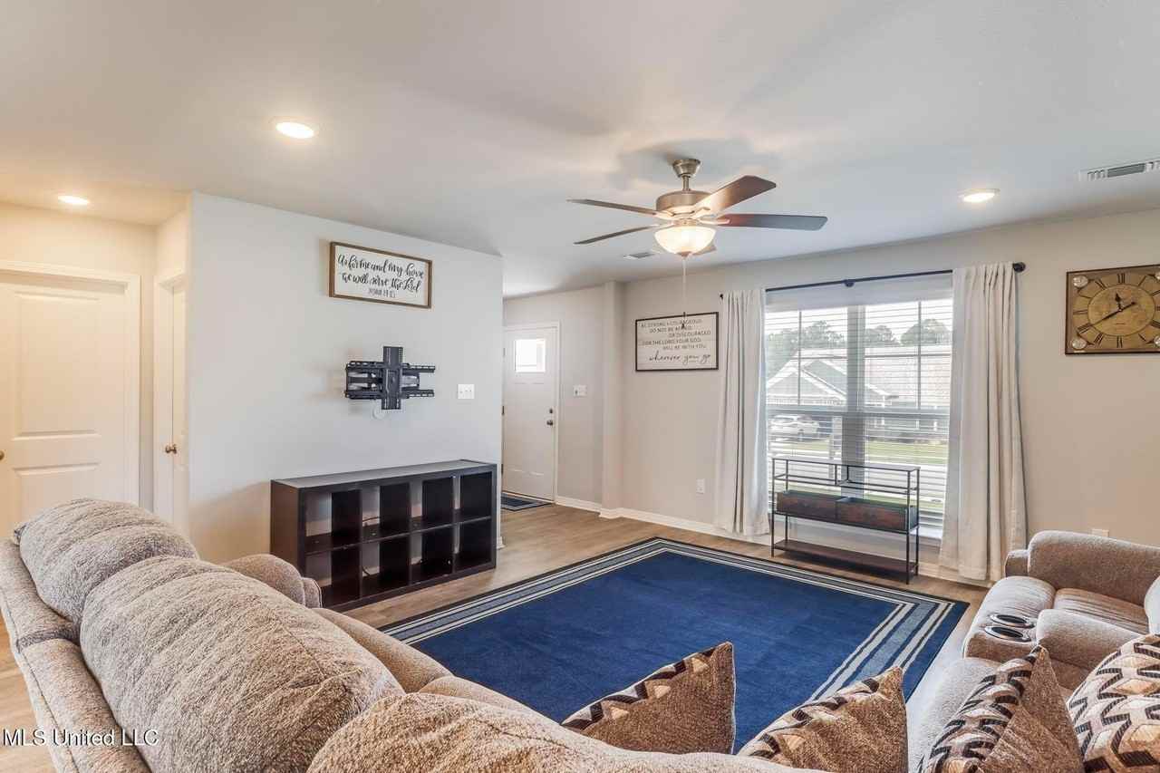 14799 Audubon Lake Blvd - Photo 3 of 29