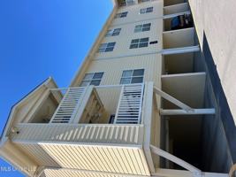 featured image of 2421 Beachview Dr