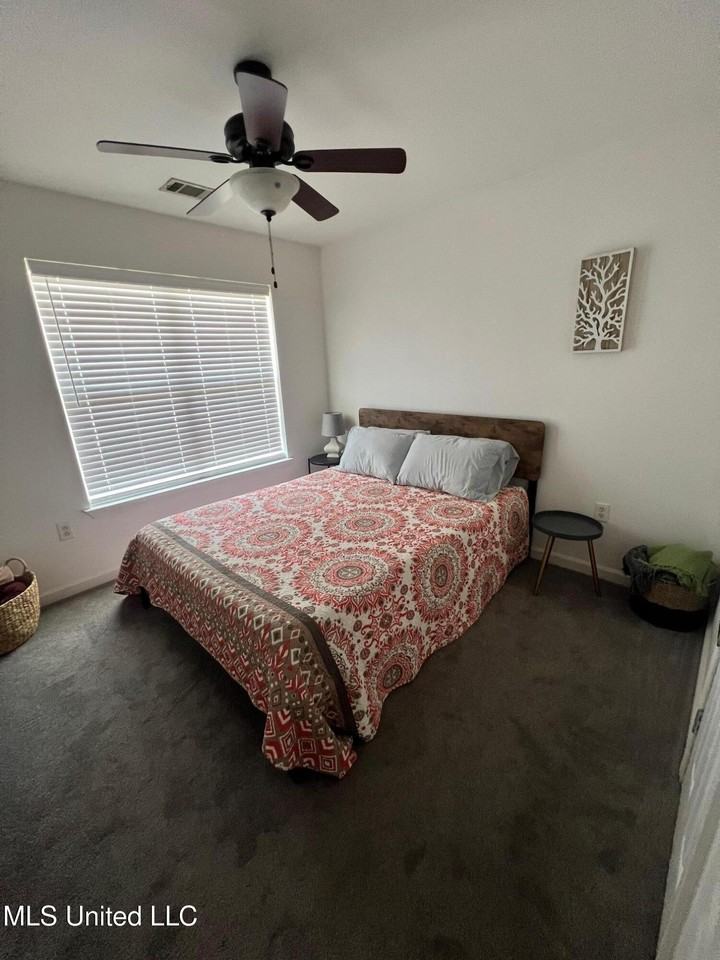 2421 Beachview Dr - Photo 7 of 14