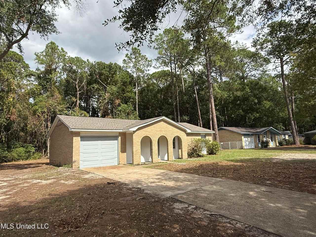 2654 Ridgeway Dr - Photo 2 of 16