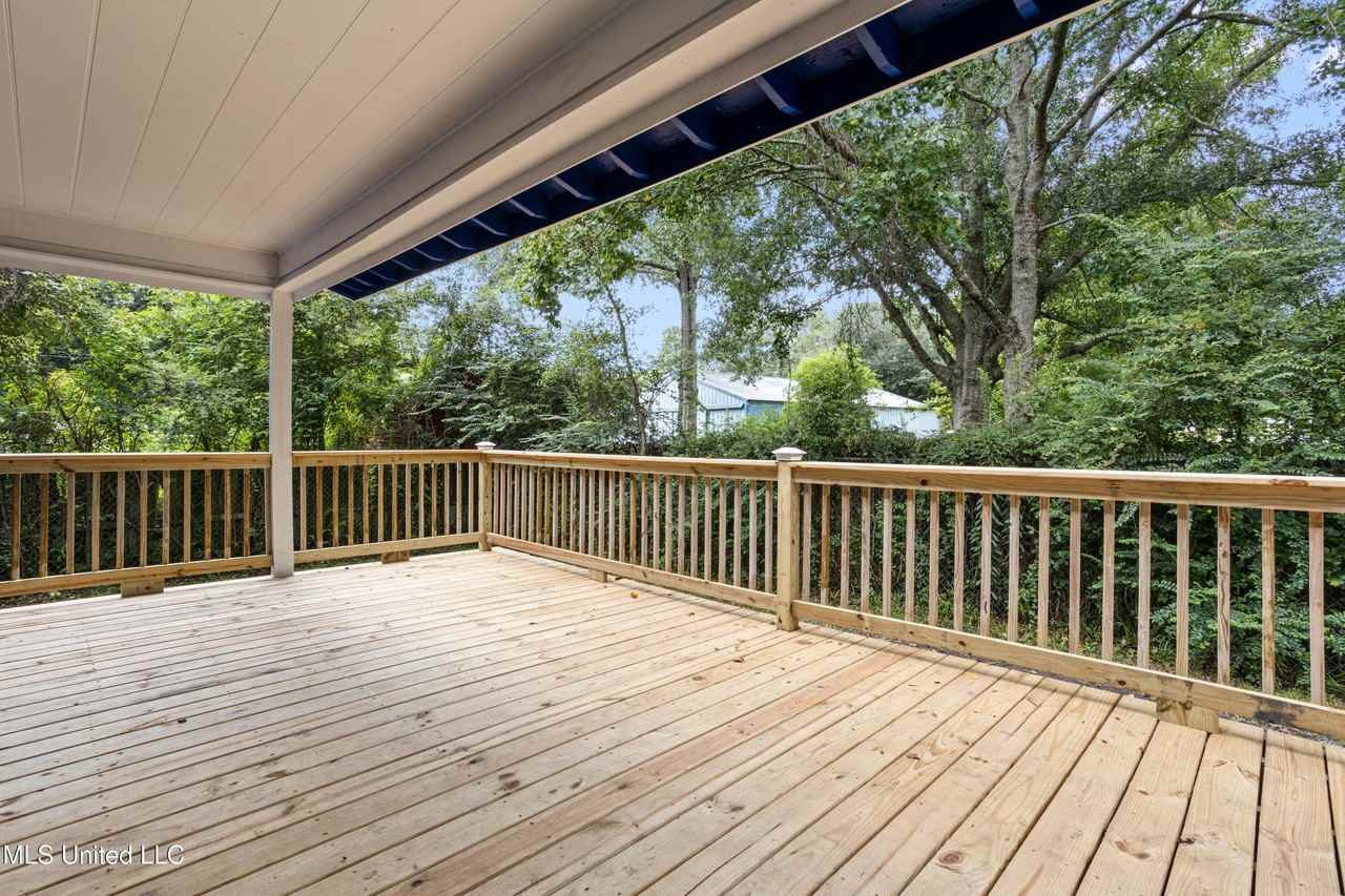 4128 Idywood Avenue - Photo 4 of 40