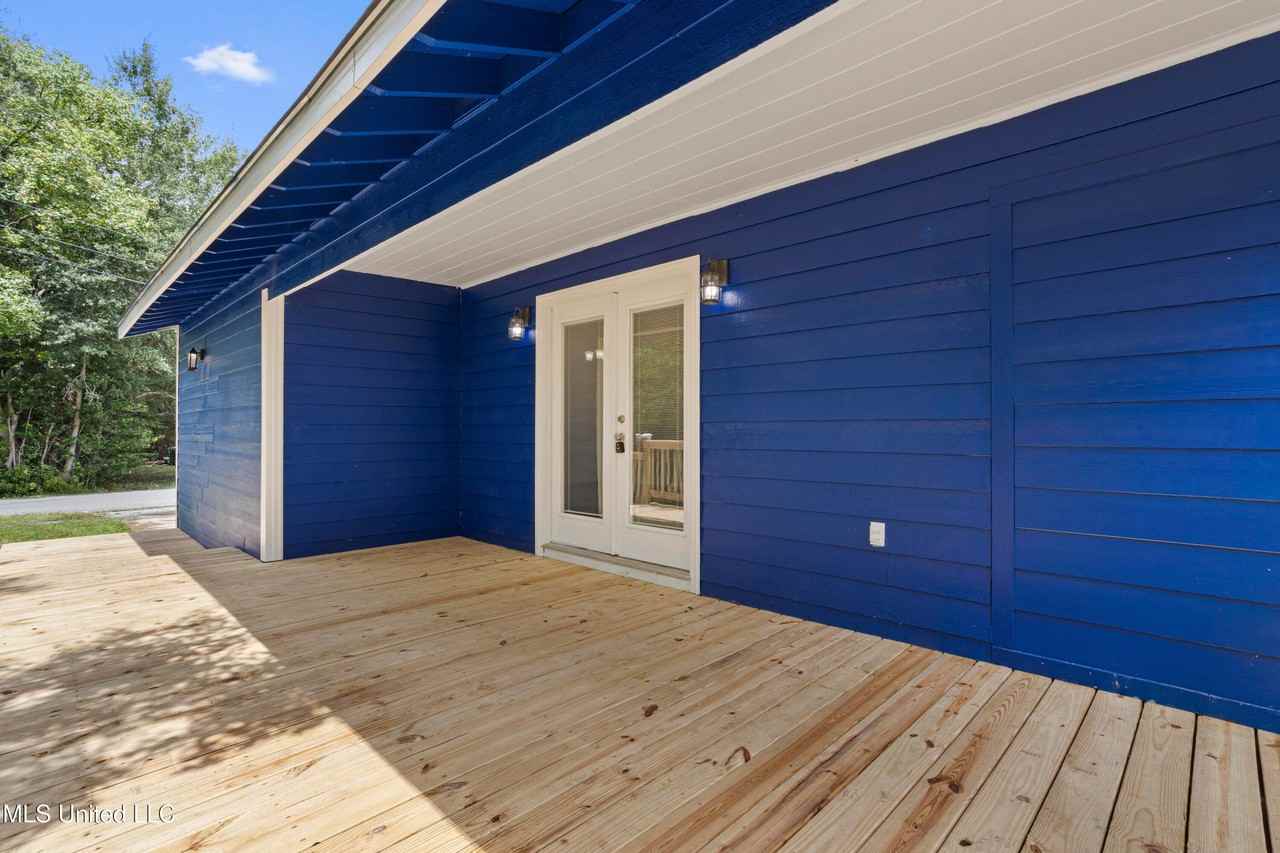 4128 Idywood Avenue - Photo 5 of 40