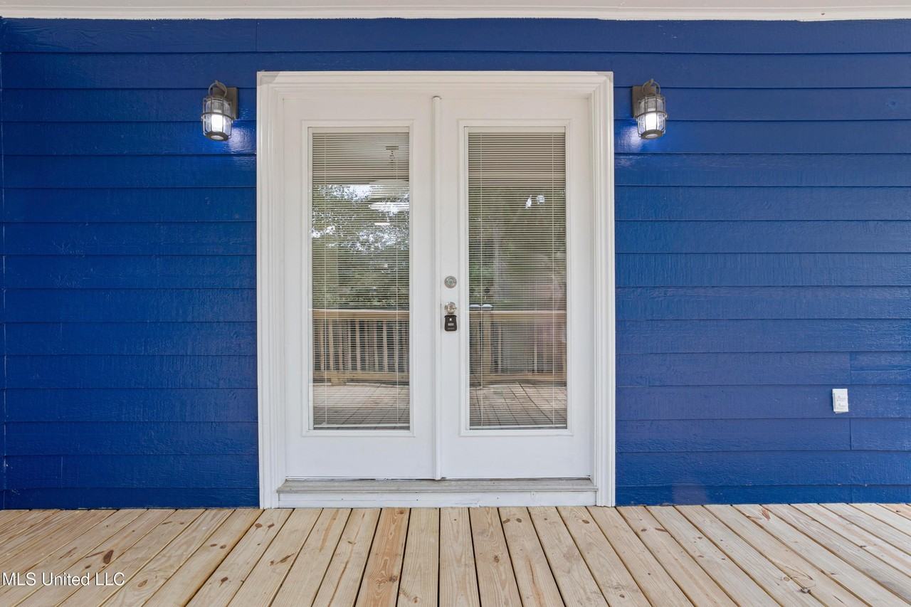 4128 Idywood Avenue - Photo 7 of 40