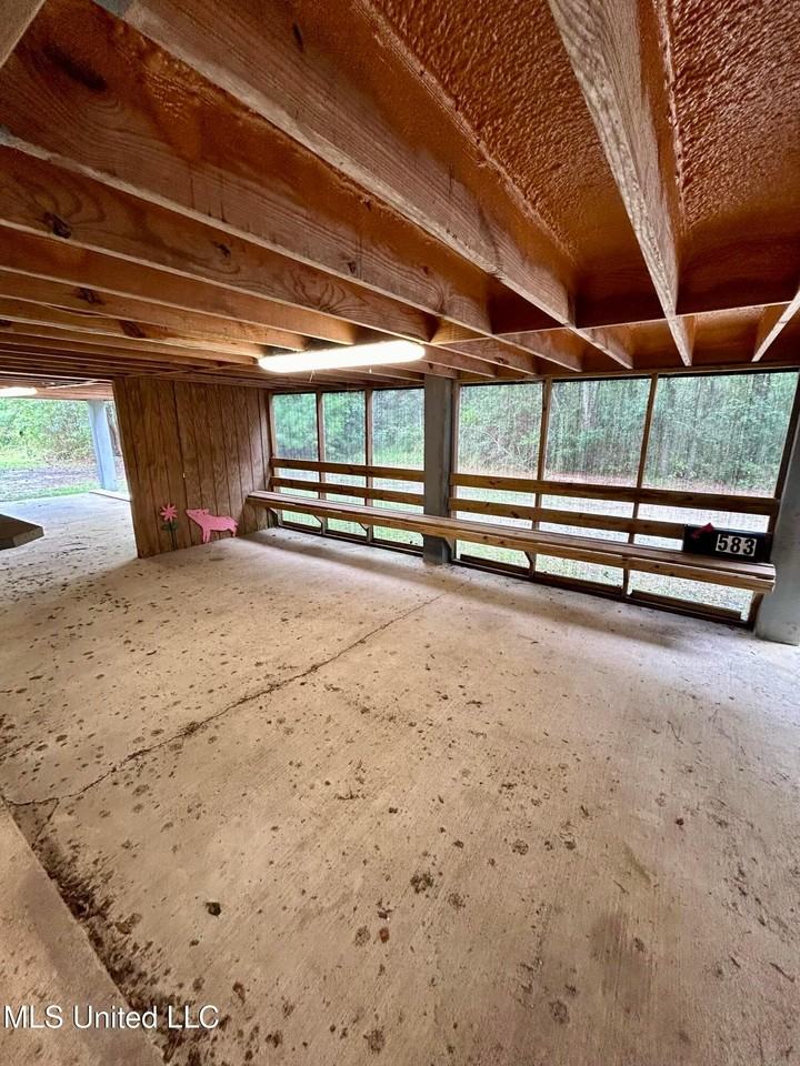 583 Henderson Ave - Photo 4 of 24