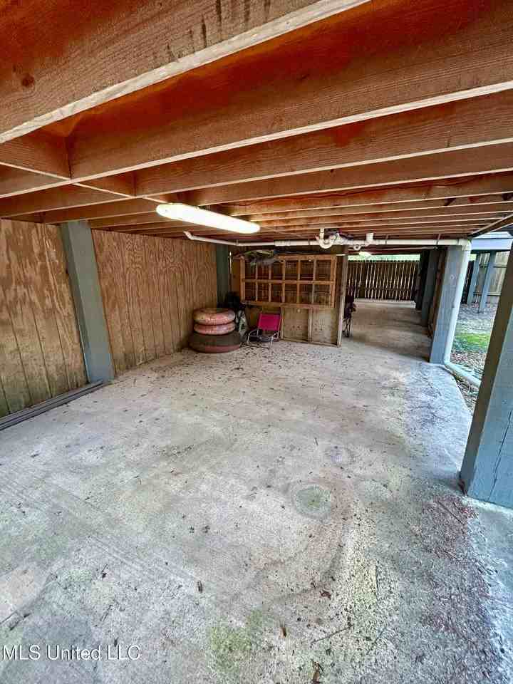 583 Henderson Ave - Photo 7 of 24