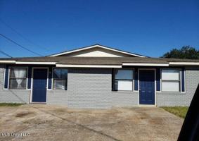 featured image of 1015 Park Row Ave