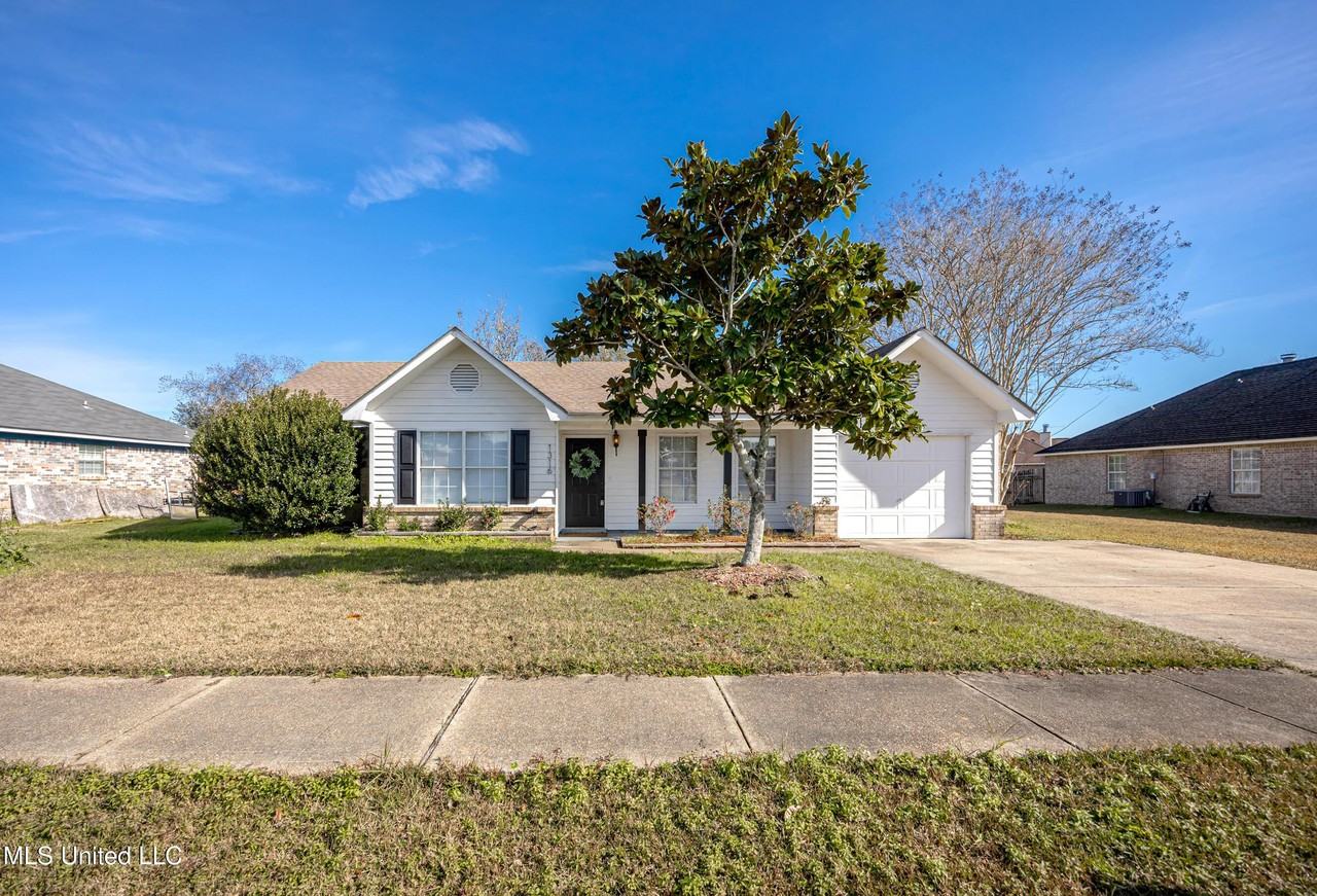 1316 Deana Rd - Photo 2 of 36