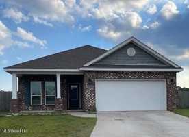 featured image of 15610 Ridge Ct