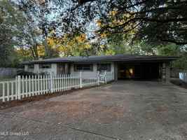 featured image of 5318 Venetian Way