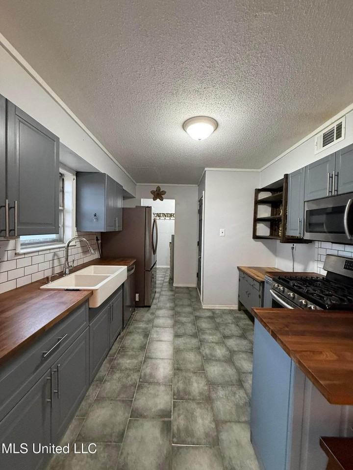 7764 Auburn Cv - Photo 3 of 12