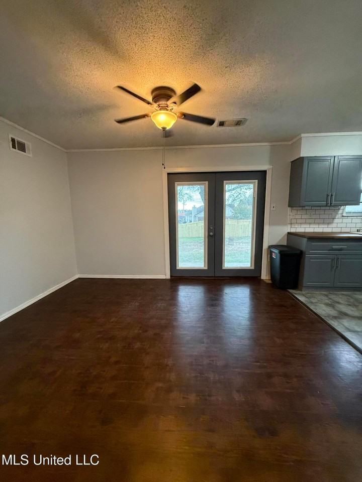 7764 Auburn Cv - Photo 4 of 12