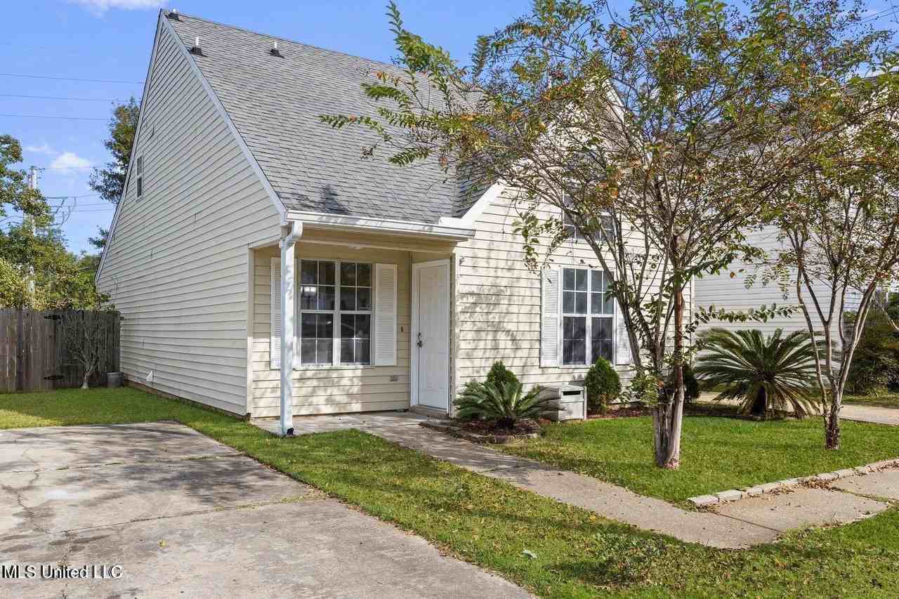 1706 James Buchanan Dr - Photo 2 of 15