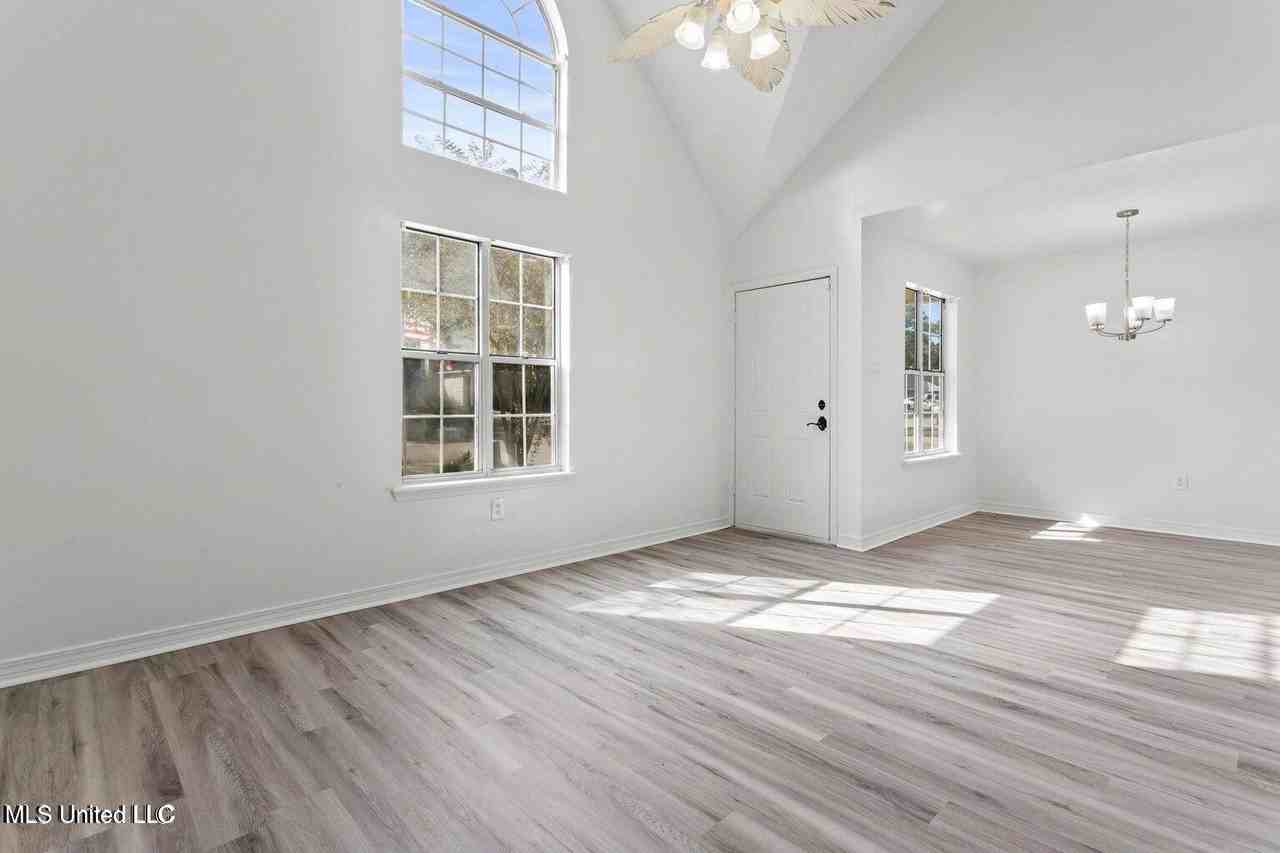 1706 James Buchanan Dr - Photo 3 of 15