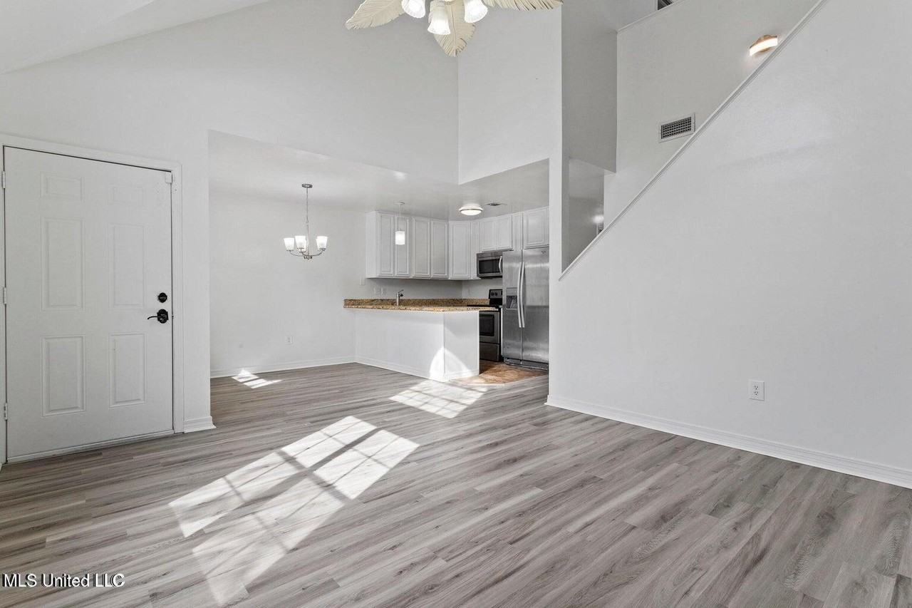 1706 James Buchanan Dr - Photo 5 of 15