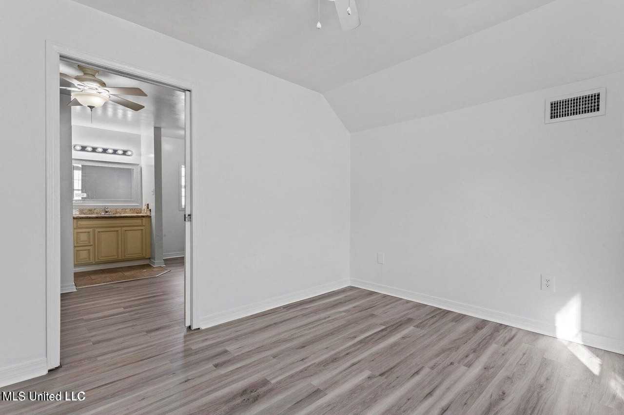 1706 James Buchanan Dr - Photo 6 of 15