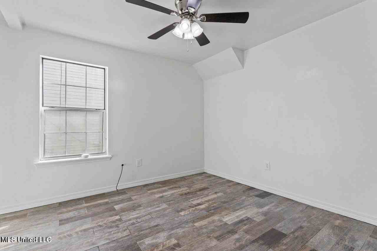 1706 James Buchanan Dr - Photo 7 of 15