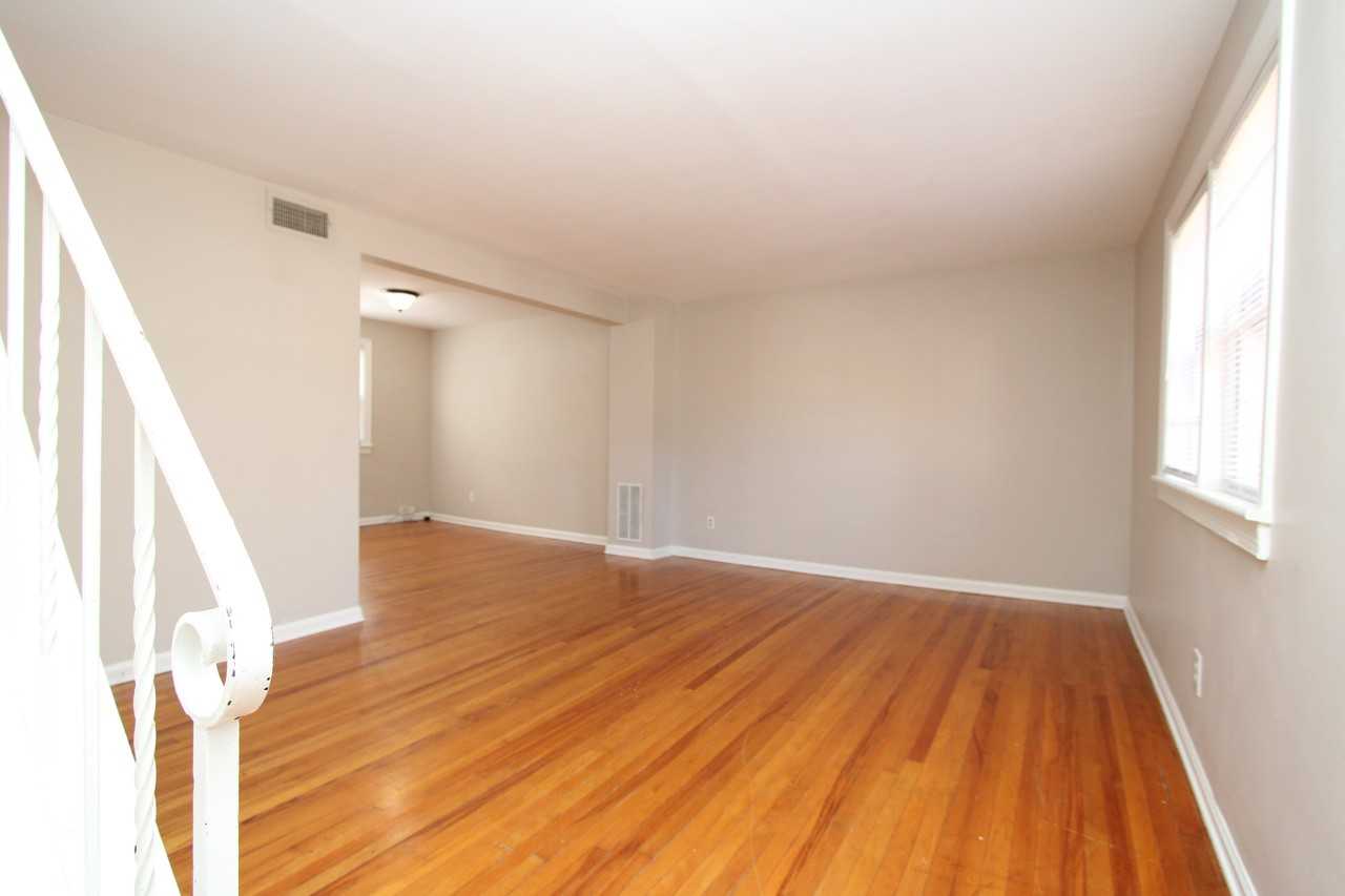 1064 Nichols Dr - Photo 2 of 31