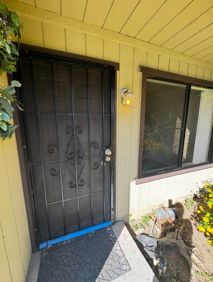 2745 Canyon Creek Dr - Photo 2 of 19