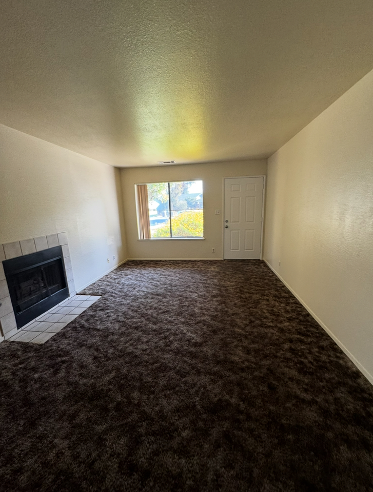 2745 Canyon Creek Dr - Photo 4 of 19