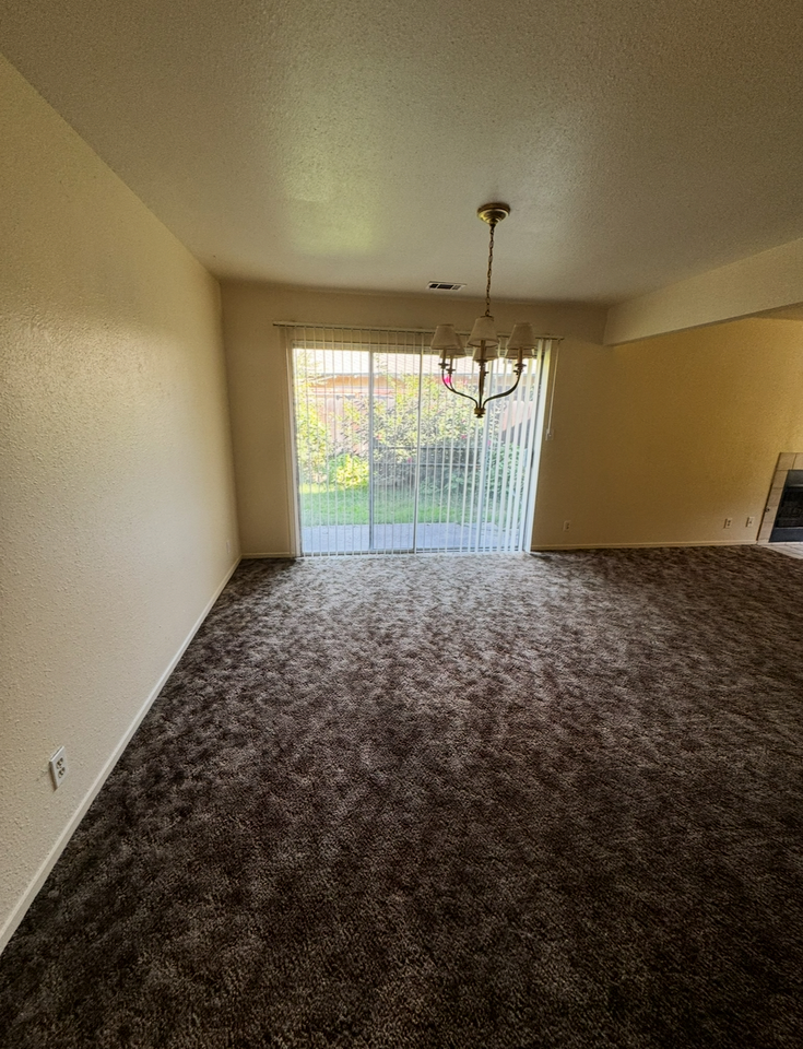 2745 Canyon Creek Dr - Photo 5 of 19