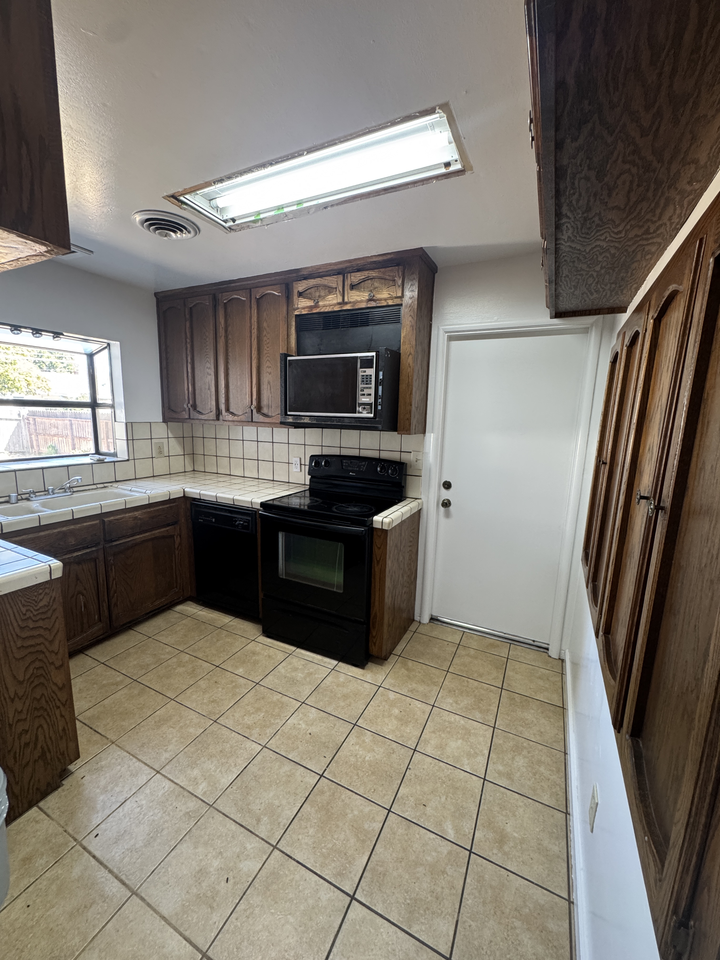 11 Atlee Street - Photo 5 of 18